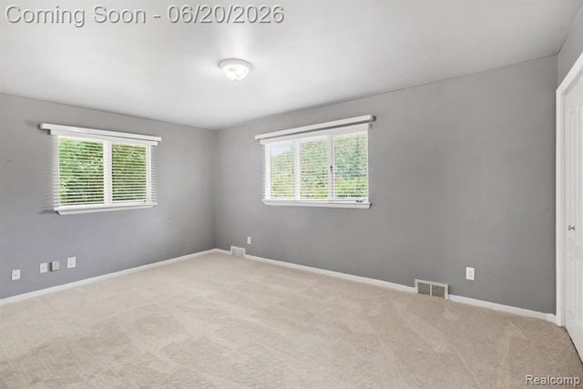 27682 Wellington Street, Farmington Hills, MI 48334