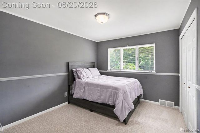 27682 Wellington Street, Farmington Hills, MI 48334