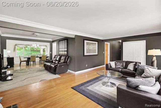 27682 Wellington Street, Farmington Hills, MI 48334