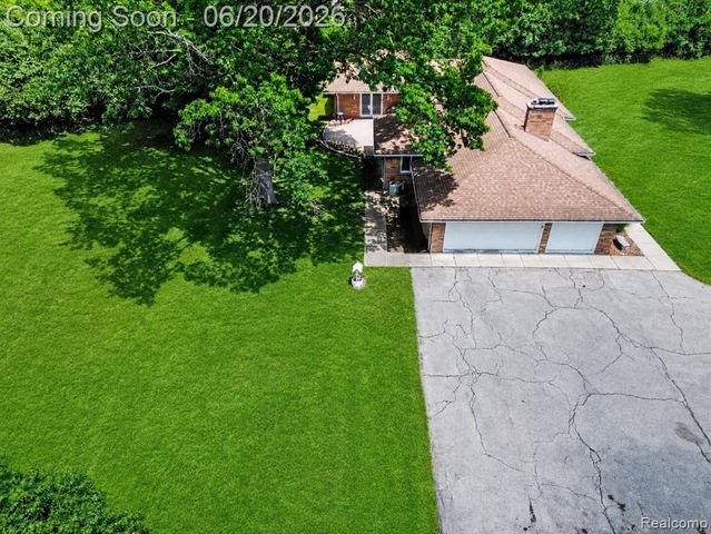 27682 Wellington Street, Farmington Hills, MI 48334