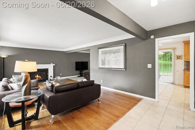 27682 Wellington Street, Farmington Hills, MI 48334
