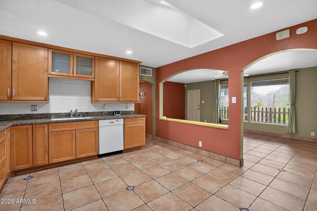 315 W GLENROSA Avenue, Phoenix, AZ 85013