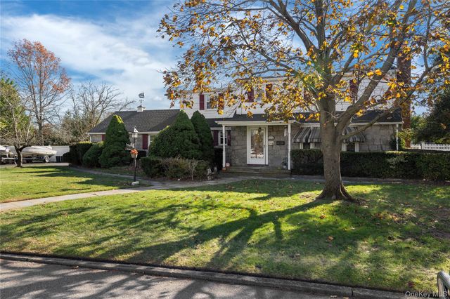 6 White Birch Drive, Babylon, NY 11702