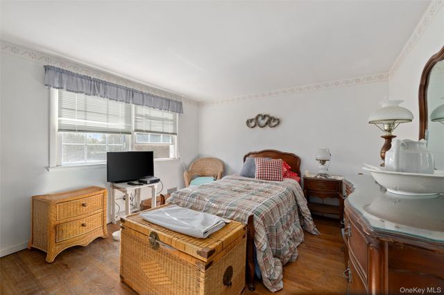 6 White Birch Drive, Babylon, NY 11702