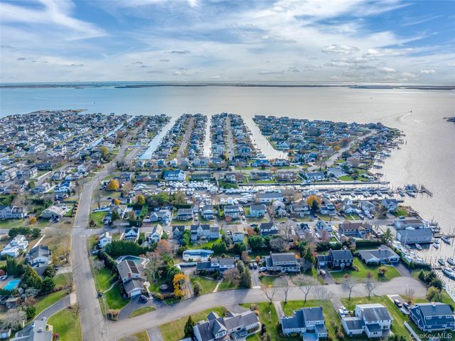 6 White Birch Drive, Babylon, NY 11702