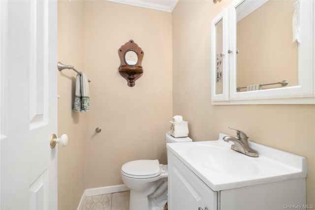 6 White Birch Drive, Babylon, NY 11702