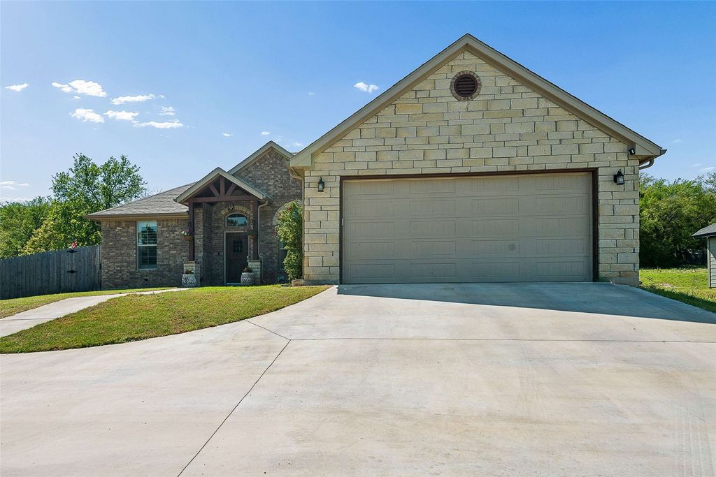 4114 Seminole Trail, Granbury, TX 76048