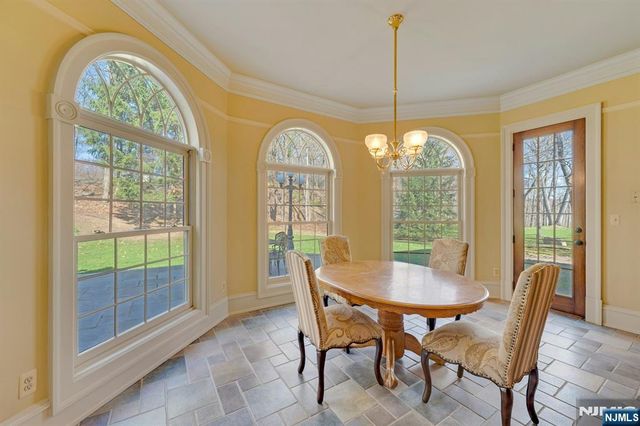 213 Stokes Farm Road, Franklin Lakes, NJ 07417