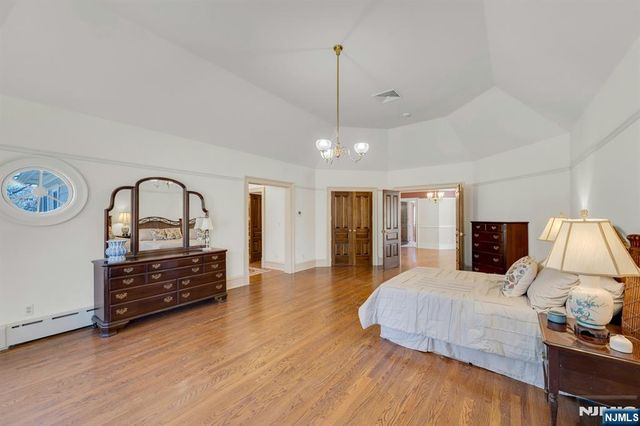 213 Stokes Farm Road, Franklin Lakes, NJ 07417