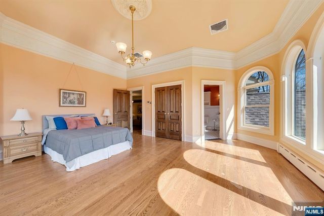 213 Stokes Farm Road, Franklin Lakes, NJ 07417