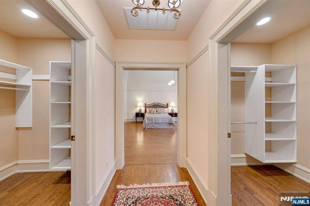 213 Stokes Farm Road, Franklin Lakes, NJ 07417