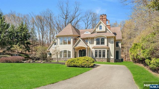 213 Stokes Farm Road, Franklin Lakes, NJ 07417