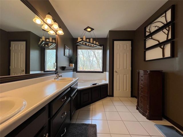 539 Bently Drive, Lawrence, KS 66049