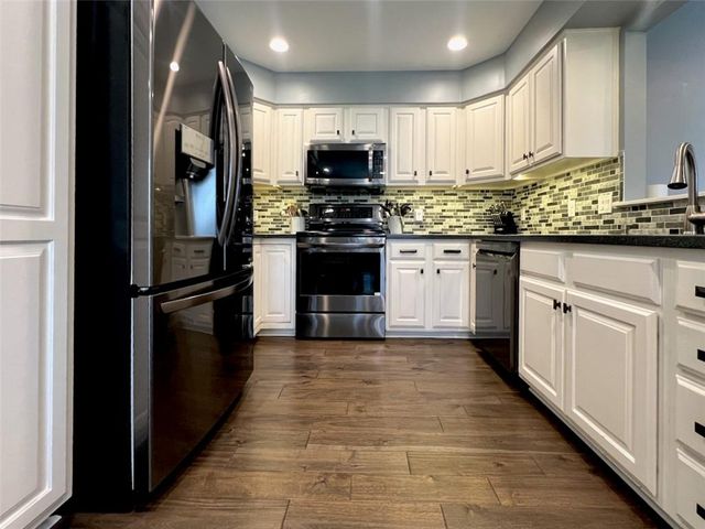 539 Bently Drive, Lawrence, KS 66049