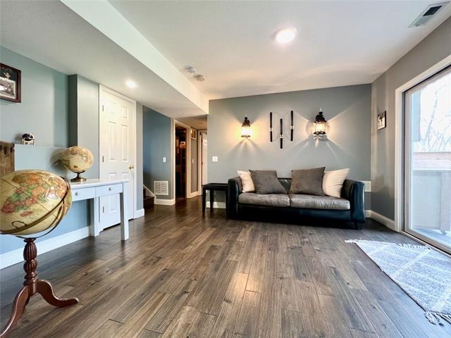 539 Bently Drive, Lawrence, KS 66049