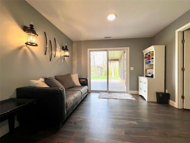 539 Bently Drive, Lawrence, KS 66049