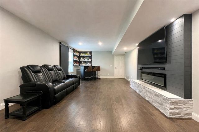 539 Bently Drive, Lawrence, KS 66049