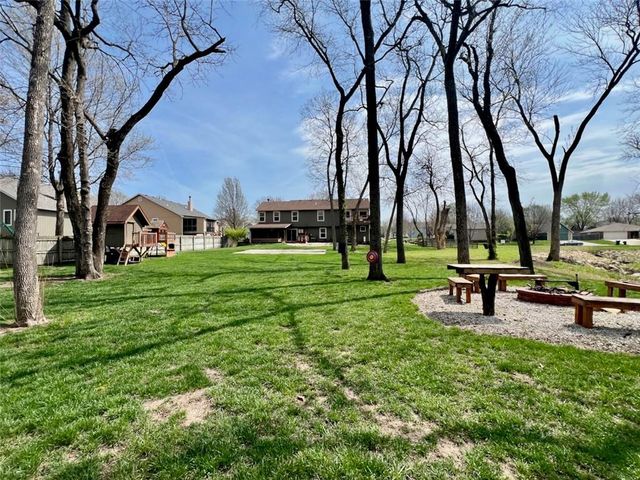 539 Bently Drive, Lawrence, KS 66049