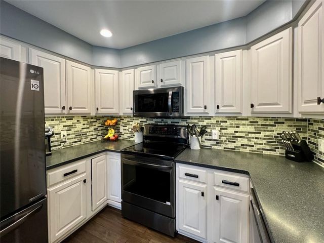 539 Bently Drive, Lawrence, KS 66049