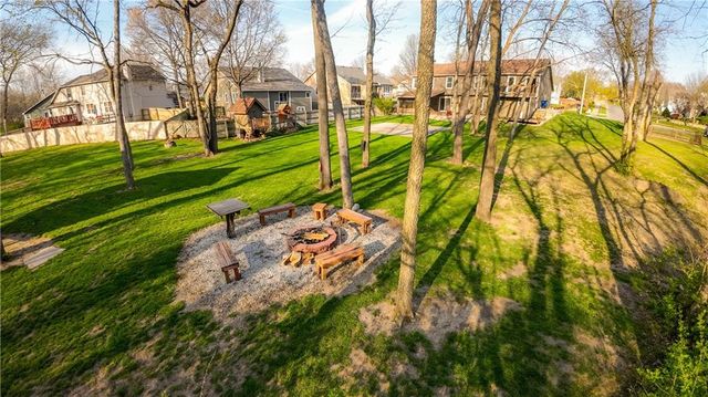 539 Bently Drive, Lawrence, KS 66049