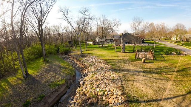 539 Bently Drive, Lawrence, KS 66049