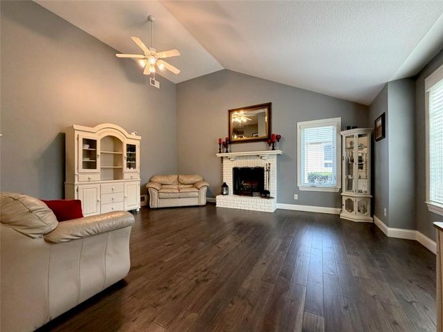 539 Bently Drive, Lawrence, KS 66049