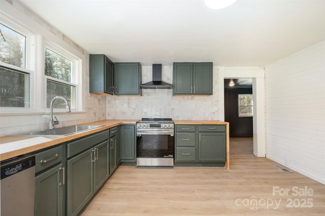 8013 Caswell Road, Stanley, NC 28164