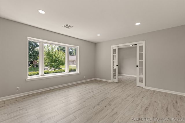 9421 S 69th East Avenue, Tulsa, OK 74133