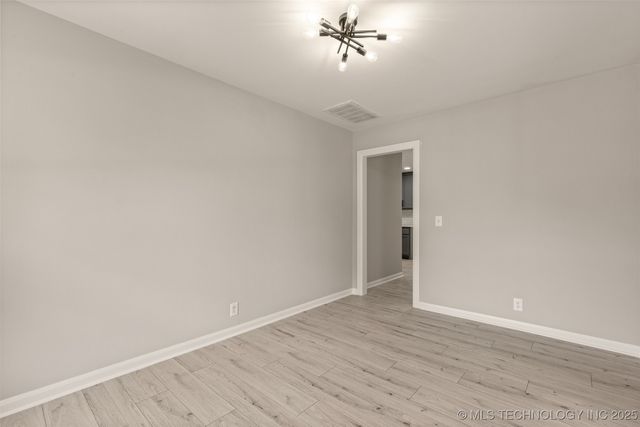 9421 S 69th East Avenue, Tulsa, OK 74133