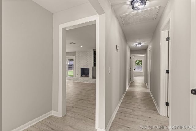 9421 S 69th East Avenue, Tulsa, OK 74133