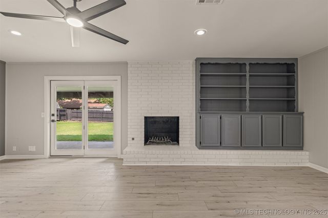 9421 S 69th East Avenue, Tulsa, OK 74133