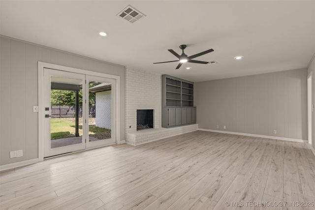 9421 S 69th East Avenue, Tulsa, OK 74133