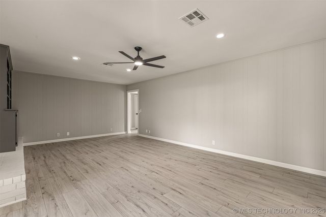 9421 S 69th East Avenue, Tulsa, OK 74133