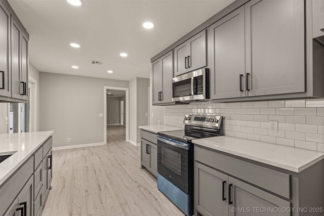 9421 S 69th East Avenue, Tulsa, OK 74133