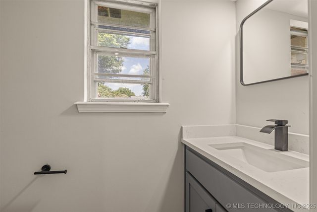 9421 S 69th East Avenue, Tulsa, OK 74133