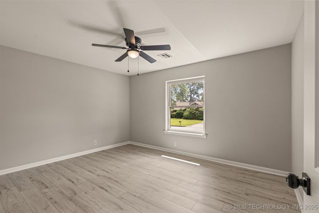 9421 S 69th East Avenue, Tulsa, OK 74133