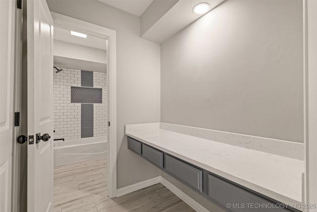 9421 S 69th East Avenue, Tulsa, OK 74133