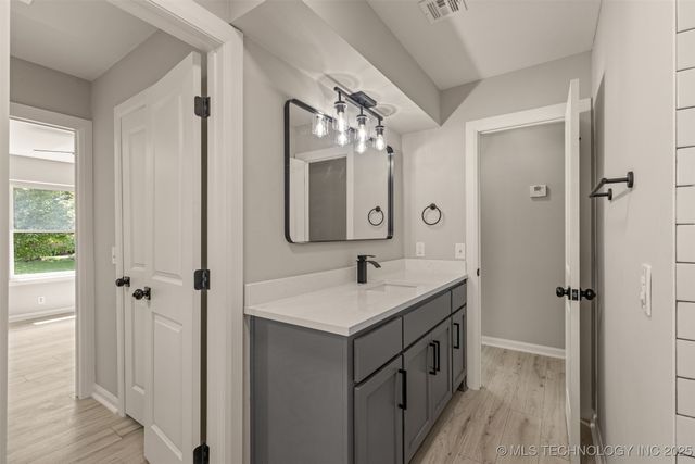 9421 S 69th East Avenue, Tulsa, OK 74133