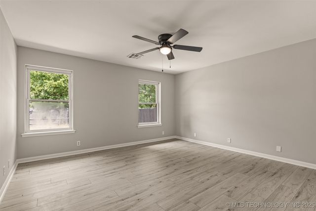 9421 S 69th East Avenue, Tulsa, OK 74133