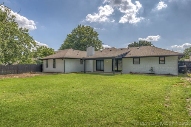 9421 S 69th East Avenue, Tulsa, OK 74133