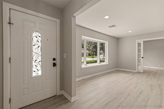 9421 S 69th East Avenue, Tulsa, OK 74133