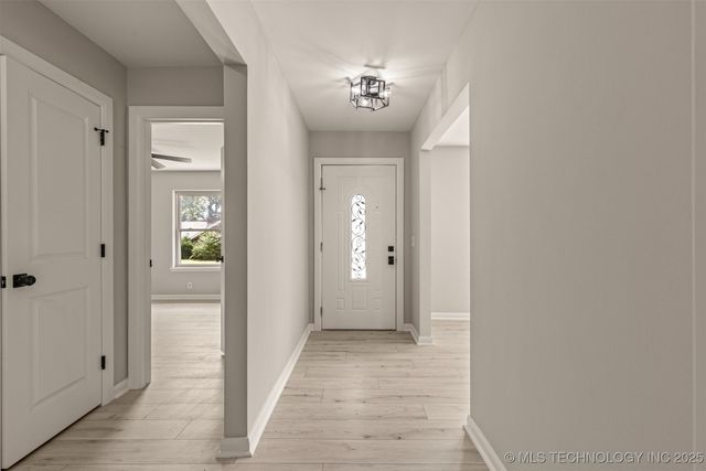 9421 S 69th East Avenue, Tulsa, OK 74133