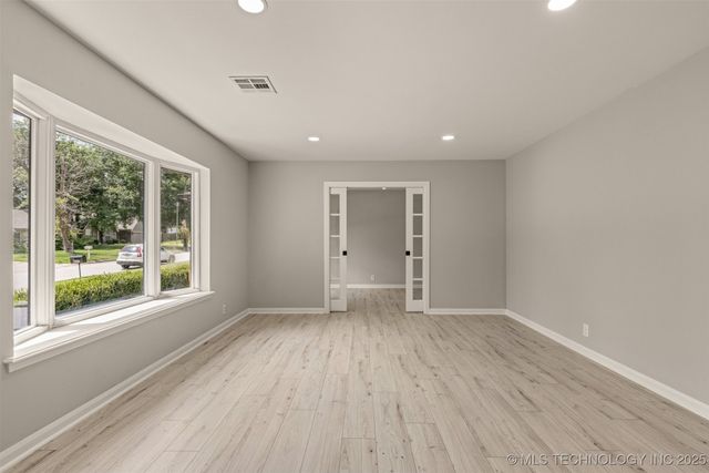 9421 S 69th East Avenue, Tulsa, OK 74133