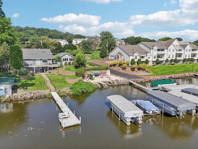 W11574 Island View Court, Lodi, WI 53555