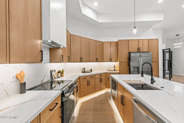 1120 N WREN Drive, Gilbert, AZ 85234
