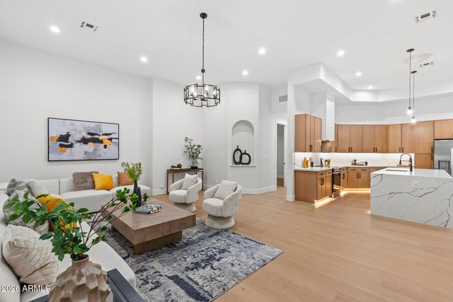 1120 N WREN Drive, Gilbert, AZ 85234