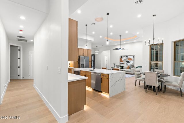1120 N WREN Drive, Gilbert, AZ 85234