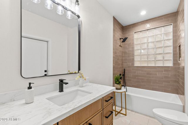 1120 N WREN Drive, Gilbert, AZ 85234