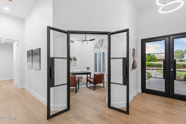 1120 N WREN Drive, Gilbert, AZ 85234