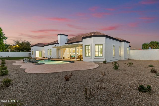 1120 N WREN Drive, Gilbert, AZ 85234